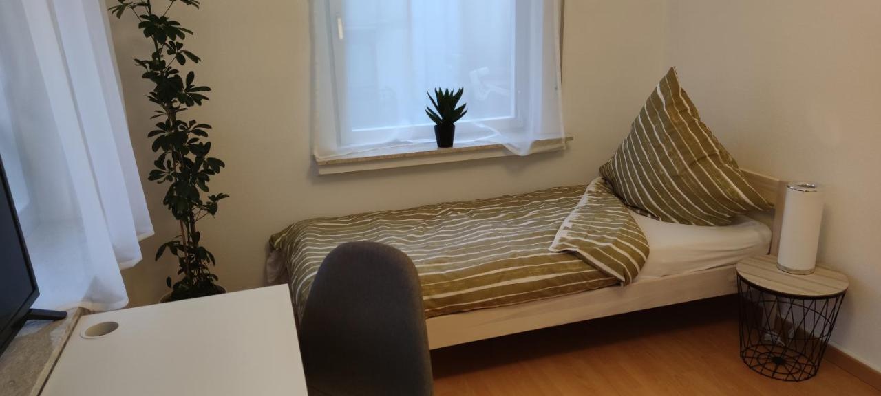 Schoene Und Optimal Gelegene Wohnung Og Weisskirchen Exterior photo