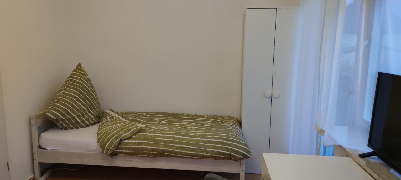 Schoene Und Optimal Gelegene Wohnung Og Weisskirchen Exterior photo